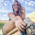 @attagirl_axes Instagram Profile