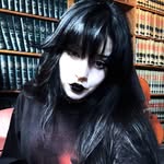 @buffgothmom Instagram Profile