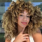 @caroviee Instagram Profile