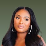 @erinlyonsofficial Instagram Profile