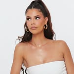 @larlarlee Instagram Profile