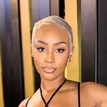 @loveartesia Instagram Profile