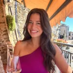 @shesthetea Instagram Profile