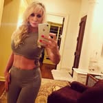 @suzieq_t Instagram Profile