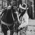 @thehannahbates Instagram Profile