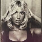 @val_hofner Instagram Profile