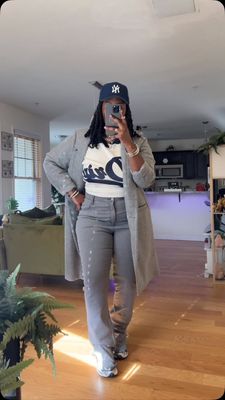 Instagram post by @__theloveshegives