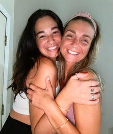 Instagram post by @_anna_and_abby