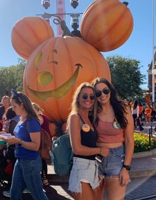 Instagram post by @_anna_and_abby