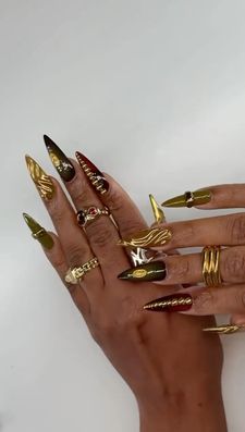 Instagram post by @_callmechrissy