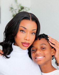 Instagram post by @_crownedk