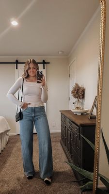 Instagram post by @allieholt_