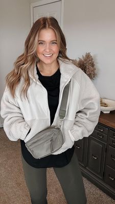 Instagram post by @allieholt_