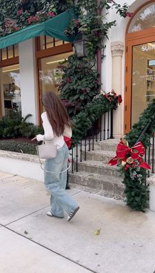 Instagram post by @anyutaloran