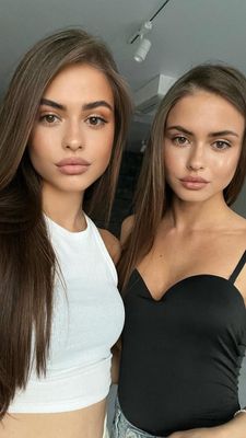 Instagram post by @anyutaloran