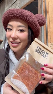 Instagram post by @ashyi