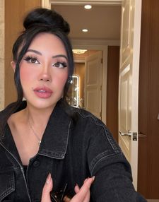 Instagram post by @ashyi