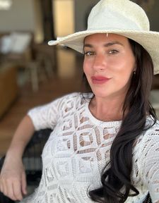 Instagram post by @brennabenameur