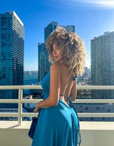 Instagram post by @caroviee