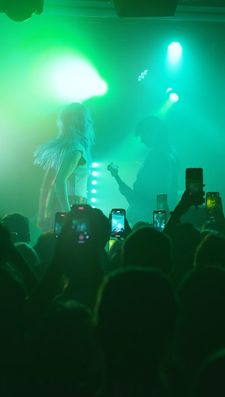 Instagram post by @charlottesands