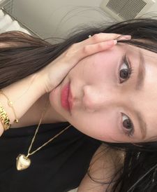Instagram post by @claudiaashao