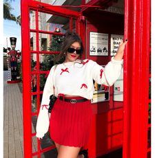 Instagram post by @coraincolor