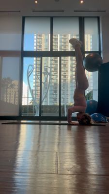 Instagram post by @cristiebesu