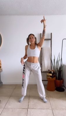 Instagram post by @cryss.fitness