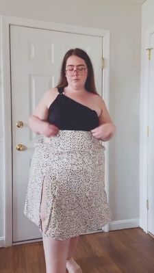 Instagram post by @curvystyleswithjess