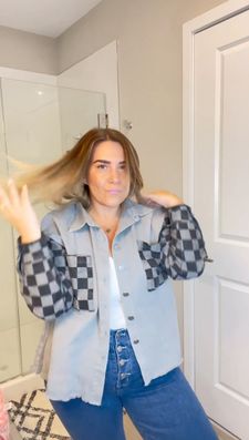 Instagram post by @daniellelampo