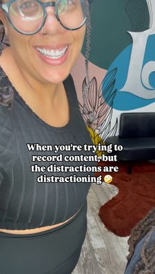 Instagram post by @derrikaloclova