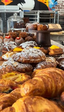 Instagram post by @eatswithne