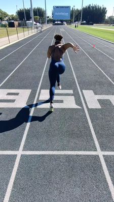 Instagram post by @elboww_knee