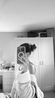 Instagram post by @ella.warrenx