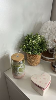 Instagram post by @ella.warrenx