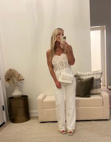 Instagram post by @elyse