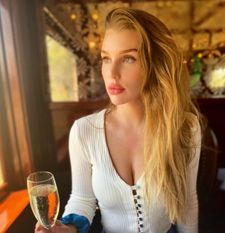 Instagram post by @emilypeachey_