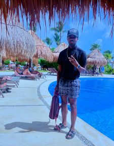 Instagram post by @eron.tv