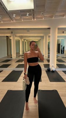 Instagram post by @faayvelz