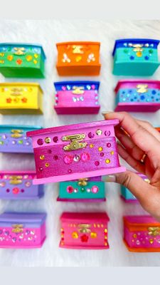 Instagram post by @glamandpanache