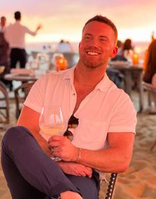 Instagram post by @gymdom