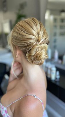 Instagram post by @hairbyzolotaya