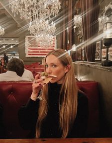 Instagram post by @hannahmuglach.np