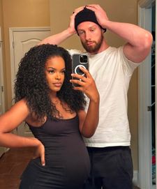 Instagram post by @herauraloud