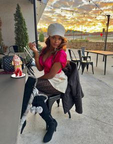 Instagram post by @herauraloud