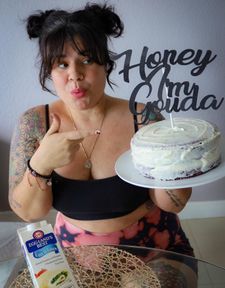 Instagram post by @honeyimgouda