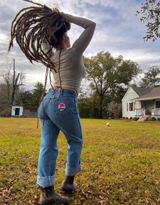 Instagram post by @indicaflower_