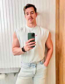 Instagram post by @isquintz