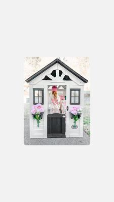 Instagram post by @itsbrookehall