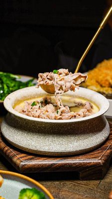 Instagram post by @jennerous_eats